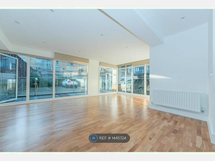 2 Bedroom Flat To Rent In Grange Road, London, SE1