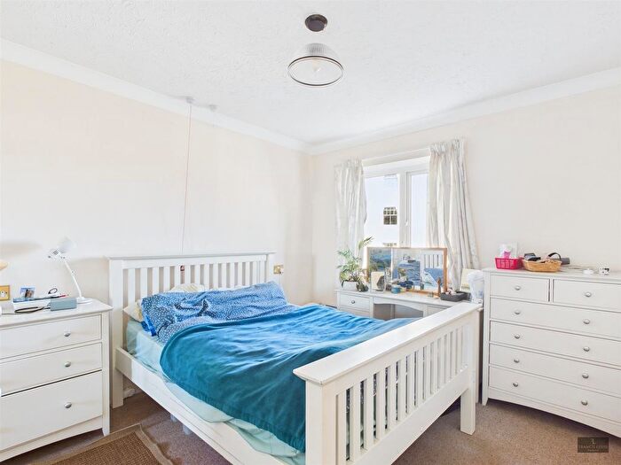 1 Bedroom Flat For Sale In Kingsgate, Pennsylvania Road, Exeter, EX4