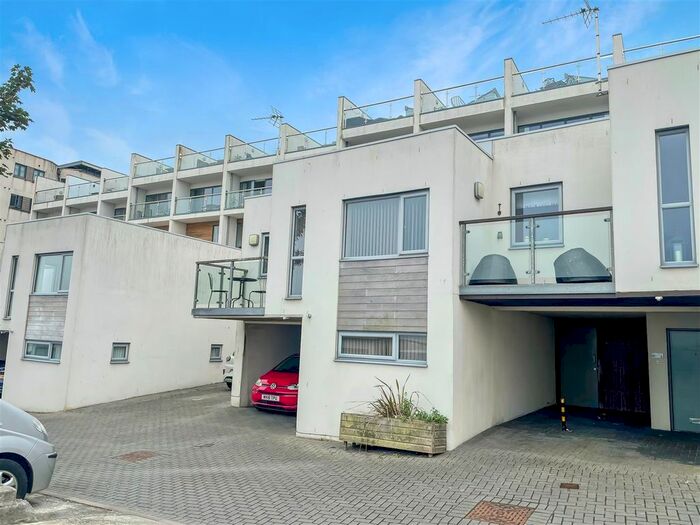 2 Bedroom End Of Terrace House To Rent In St. Georges Road, Newquay, TR7