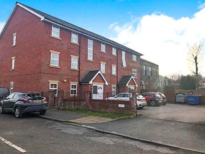 2 Bedroom Flat To Rent In Worsley Road, Swinton, Manchester, M27