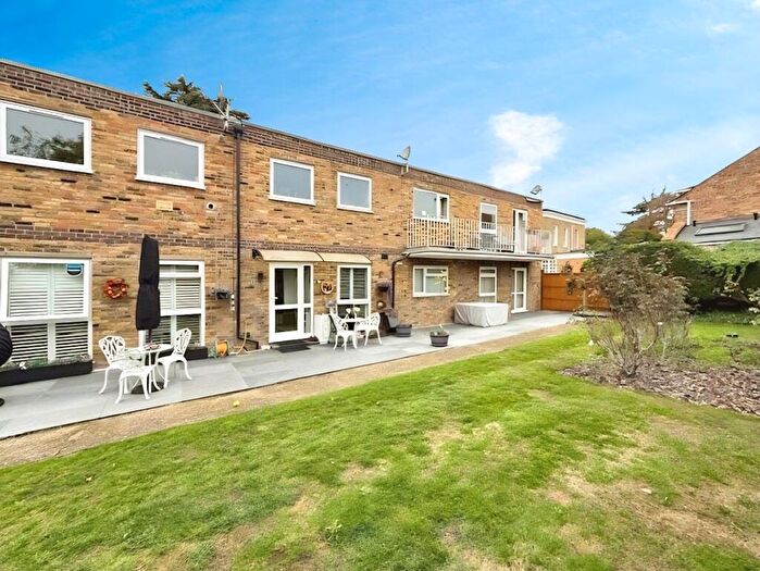 2 Bedroom Apartment For Sale In Hambleton, Burfield Road, Old Windsor, SL4