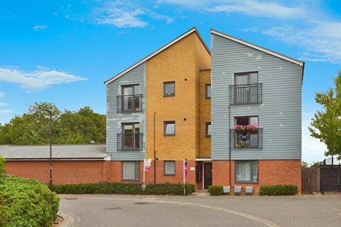 2 Bedroom Flat For Sale In Wodell Drive, Wolverton, Milton Keynes, MK12