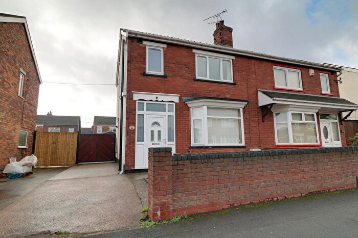 3 Bedroom Semi Detached House To Rent In Abbey Road, Scunthorpe, Lincolnshire, DN17