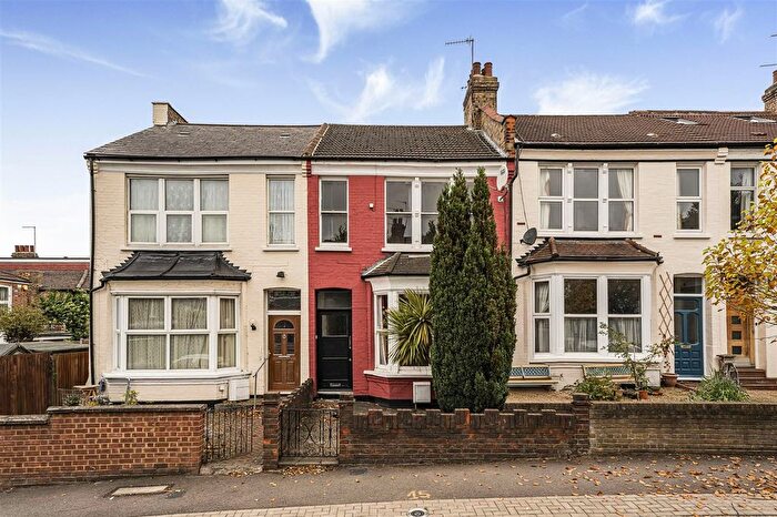 3 Bedroom Terraced House For Sale In Clifton Road, London, N3