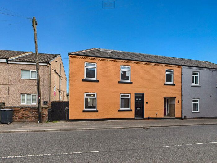 3 Bedroom Semi-Detached House To Rent In Market Street, Clay Cross, S45
