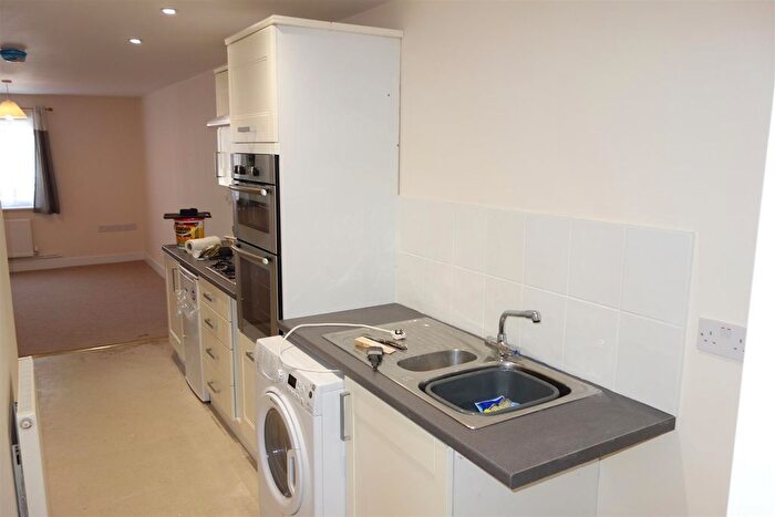 1 Bedroom Flat To Rent In High Street, Aldershot, GU11