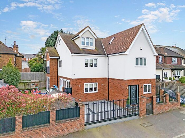 4 Bedroom Detached House For Sale In Mount Pleasant Road, Chigwell, IG7