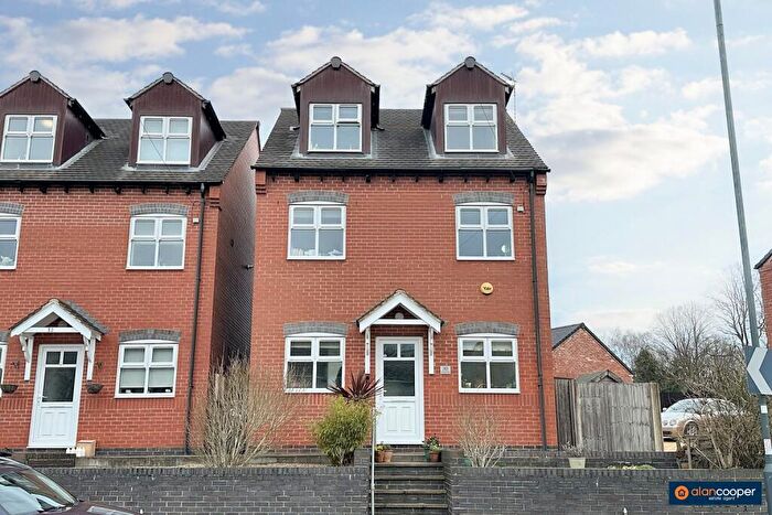 4 Bedroom Detached House For Sale In Castle Road, Hartshill, Nuneaton, CV10