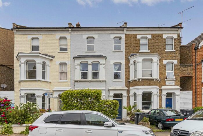 2 Bedroom Flat To Rent In Arlington Gardens, London, W4