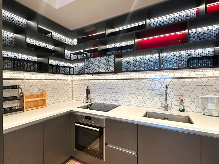 2 Bedroom Apartment To Rent In London City Island, Canning Town, E14