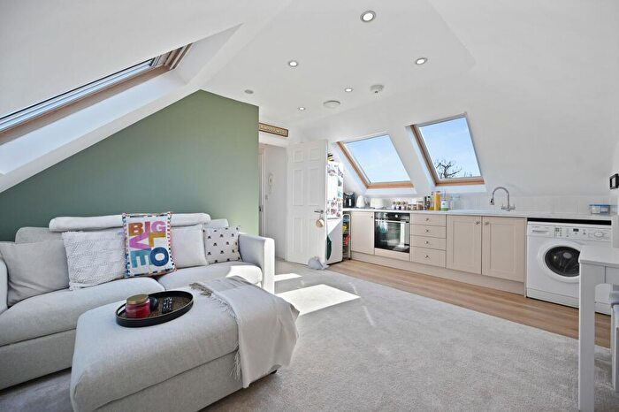 1 Bedroom Apartment For Sale In Sutton Common Road, Sutton, SM1