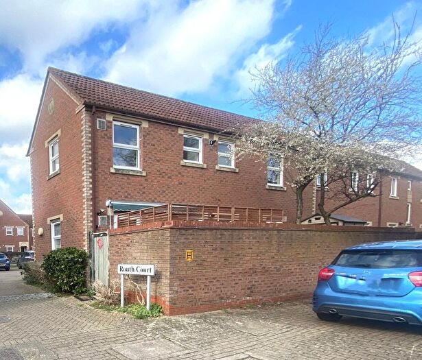 2 Bedroom Flat For Sale In Routh Court, Feltham, TW14