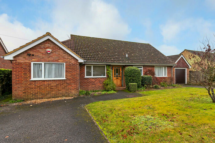 4 Bedroom Detached Bungalow To Rent In Olivers Battery Crescent, Winchester, SO22