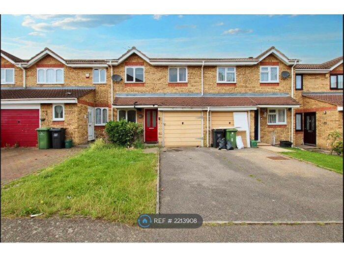 3 Bedroom Terraced House To Rent In The Glen, Vange, Basildon, SS16