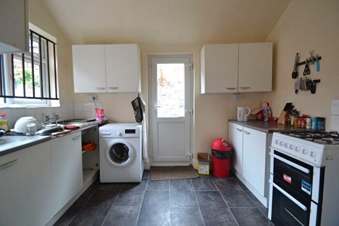 5 Bedroom Detached House To Rent In Derby Grove, Lenton, Nottingham, NG7