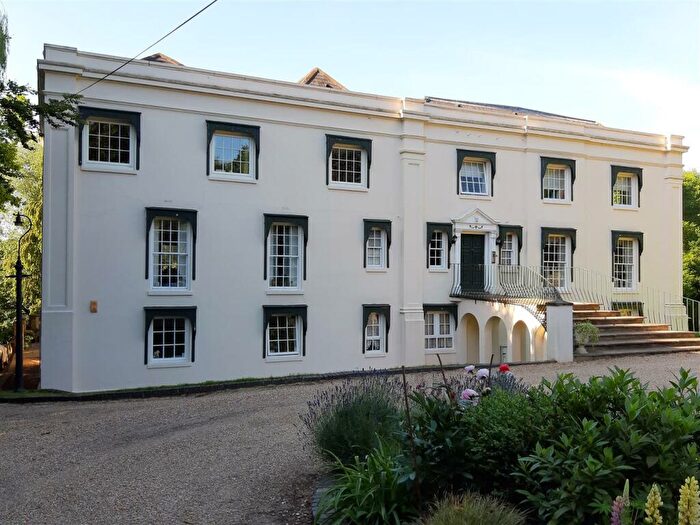 2 Bedroom Flat For Sale In Temple House, Old Park Ride, EN7