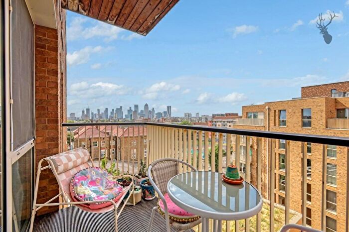 1 Bedroom Apartment For Sale In Harston Walk, London, E3