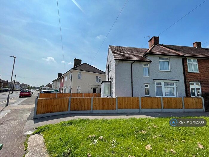 4 Bedroom Semi-Detached House To Rent In Stevens Road, Dagenham, RM8