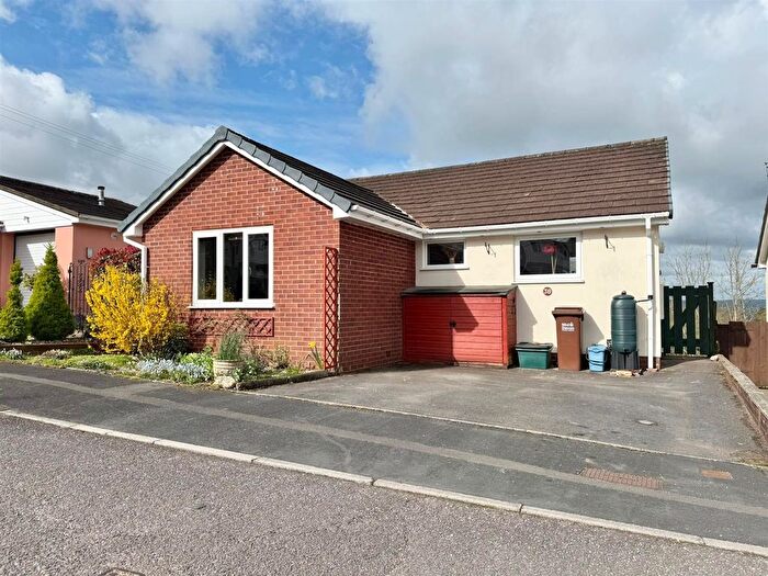 2 Bedroom Property For Sale In Sideling Fields, Tiverton, Devon, EX16