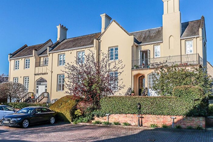 2 Bedroom Flat To Rent In Malvern Place, Cheltenham, GL50