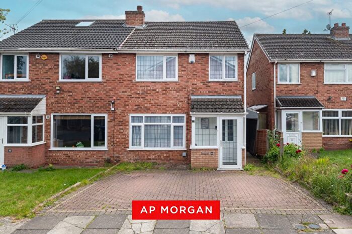 3 Bedroom Semi-Detached House For Sale In Sherwood Close, Birmingham, West Midlands, B28