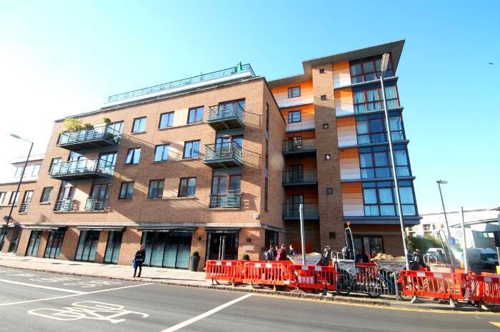 2 Bedroom Flat To Rent In The Levels, Hills Road, Cambridge, CB2