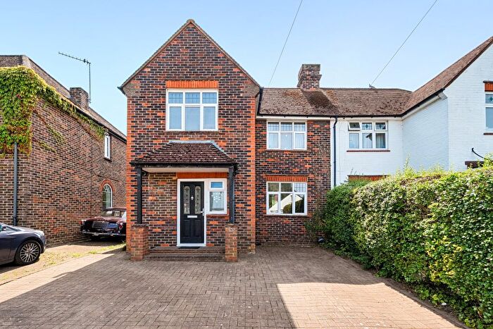 3 Bedroom Semi-detached House For Sale In Victoria Road, Knaphill, Woking, GU21