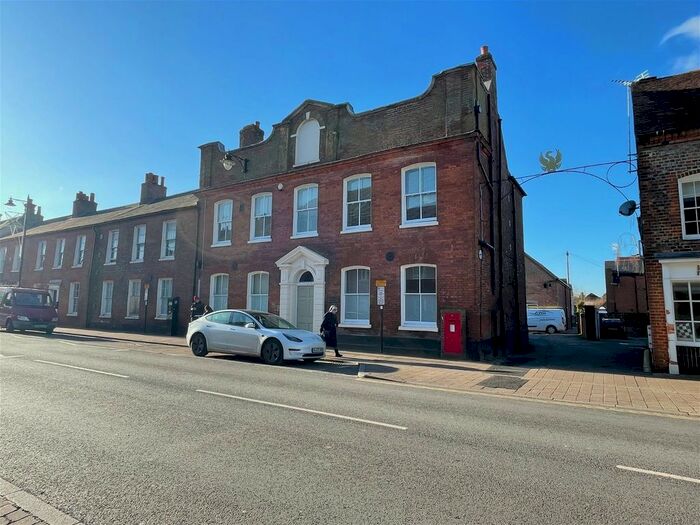 1 Bedroom Flat To Rent In Bartholomew Street, Newbury, RG14