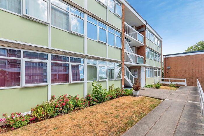 2 Bedroom Flat For Sale In Kenilworth Court, Coventry, CV3