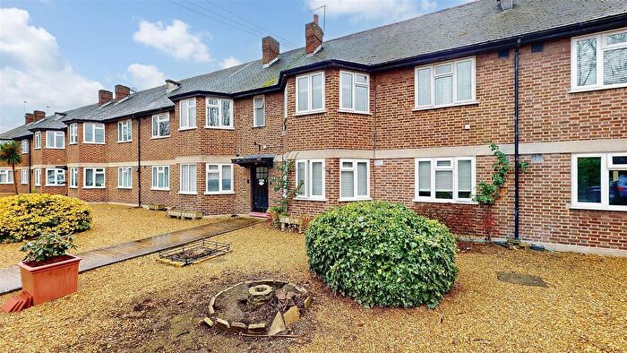 2 Bedroom Flat For Sale In Algar Close, Isleworth, TW7