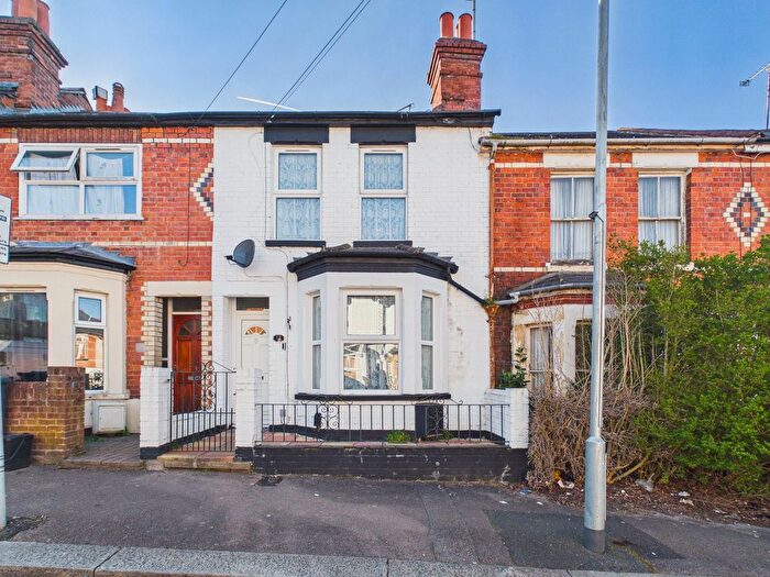 4 Bedroom Terraced House For Sale In Rutland Road, Reading, RG30