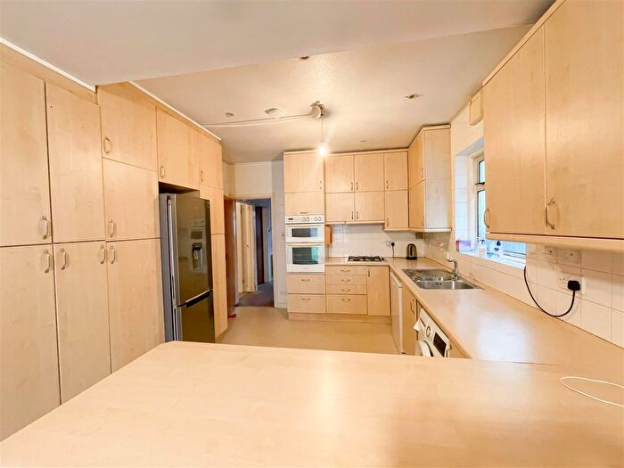 5 Bedroom Detached House For Sale In Foscote Road, London, NW4