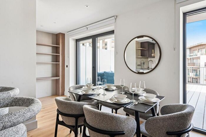 3 Bedroom Flat To Rent In The Westmont, White City, W12