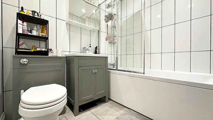 4 Bedroom Terraced House To Rent In Upperton Road West, London, E13