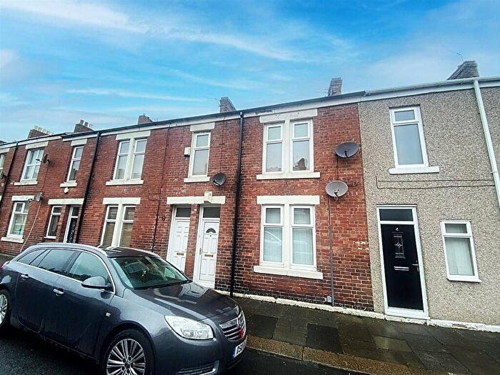 3 Bedroom Apartment For Sale In Victoria Avenue, Wallsend, NE28