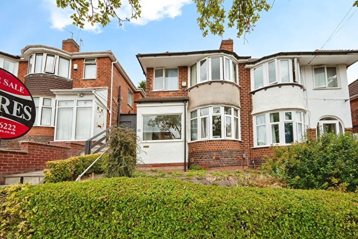 3 Bedroom Semi Detached House For Sale In Dorrington Road, Birmingham, B42