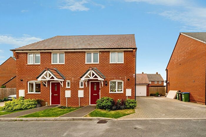 3 Bedroom Semi Detached House For Sale In Restharrow Road, Broughton, Aylesbury, HP22