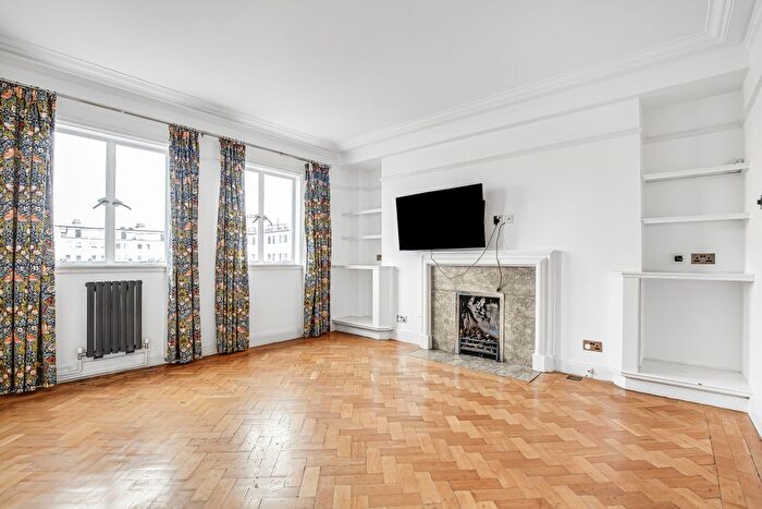 2 Bedroom Flat To Rent In Baker Street, London, NW1