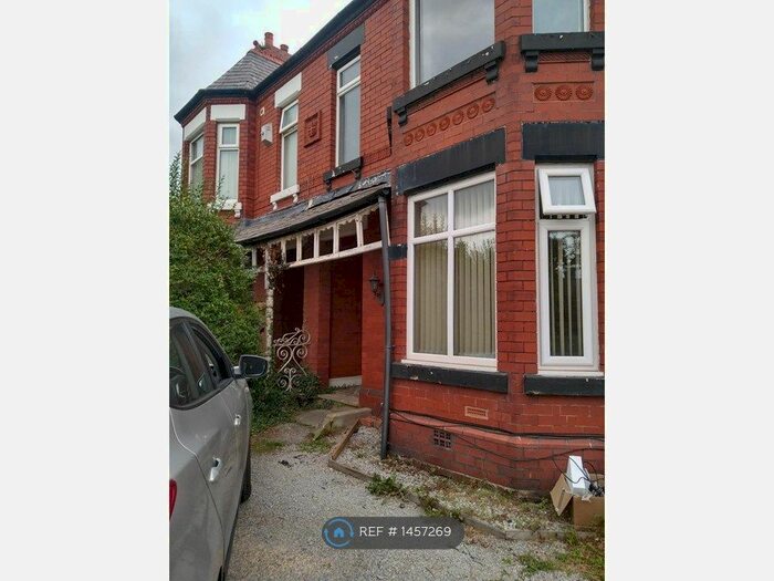 2 Bedroom Flat To Rent In Longley Lane, Manchester, M22