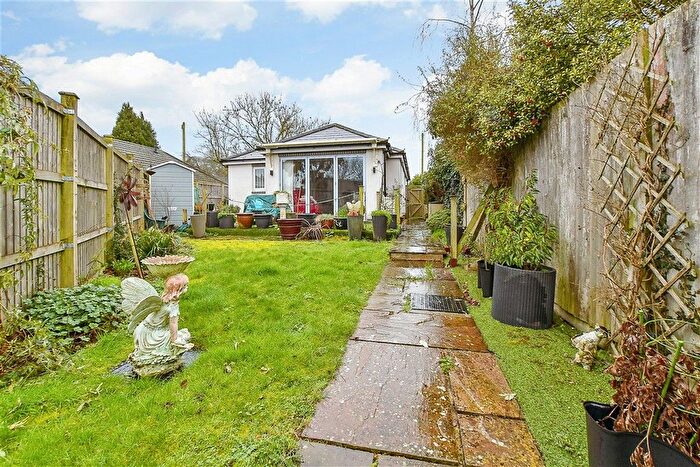 2 Bedroom Detached Bungalow For Sale In Orchard Field, Bethersden, Kent, TN26