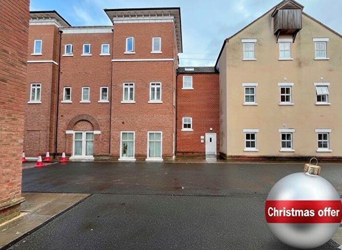 2 Bedroom Flat To Rent In Pine Street, Fairford Leys, Aylesbury, HP19