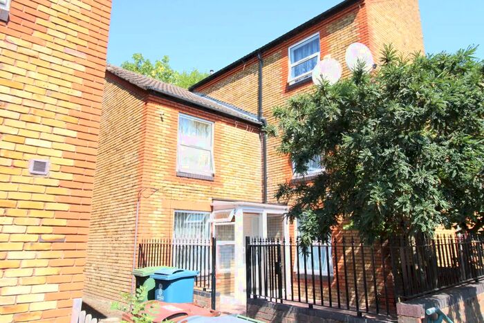 3 Bedroom Town House To Rent In Hartington Close, Harrow, HA1