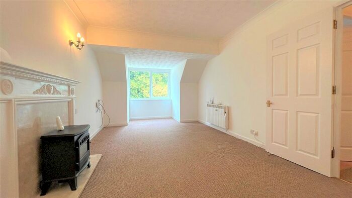 1 Bedroom Flat To Rent In High Street, Sandhurst, Berkshire, GU47