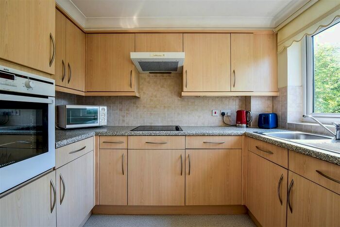1 Bedroom Flat For Sale In Old Winton Road, Andover, SP10