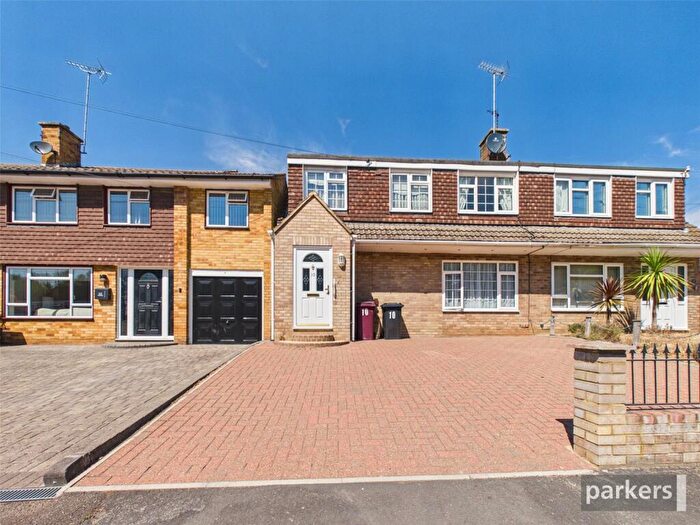 3 Bedroom Semi Detached House For Sale In Trelleck Road, Reading, Berkshire, RG1