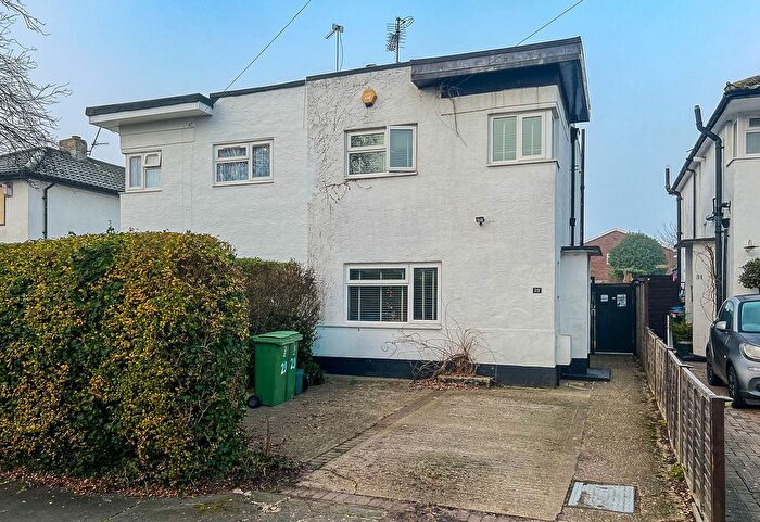 2 Bedroom Semi Detached House To Rent In Stonehaven Road, Aylesbury, HP19