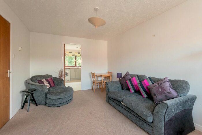 1 Bedroom Flat To Rent In West Winnelstrae, Inverleith, Edinburgh, EH5