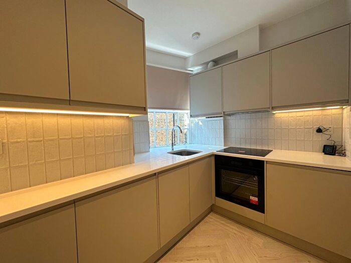 2 Bedroom Flat To Rent In Portland Street, Walworth Village, SE17