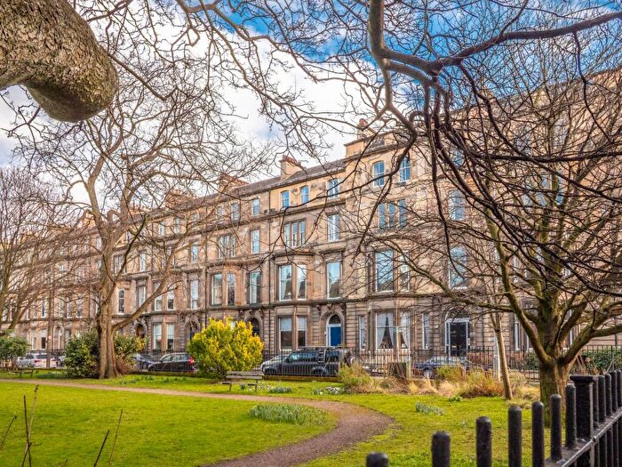 2 Bedroom Flat For Sale In / Drumsheugh Gardens, West End, Edinburgh, EH3