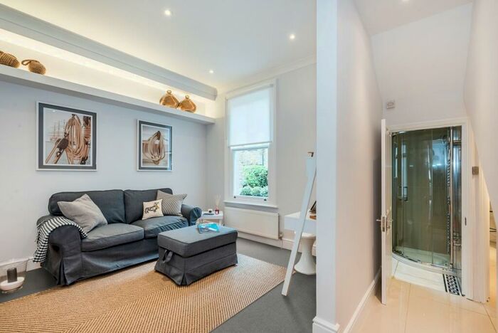 1 Bedroom Flat To Rent In Burnaby Street London, SW10